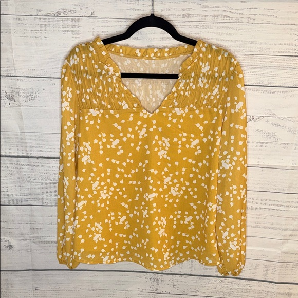 NWOT Women’s Mustard Yellow Floral V-Neck Blouse - Picture 3 of 7